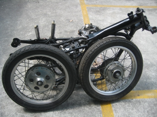 ขายโครงเครื่อง SR400 ปี95 in.v เฟรมกับเครื่องออกชื่อคนซื้อ