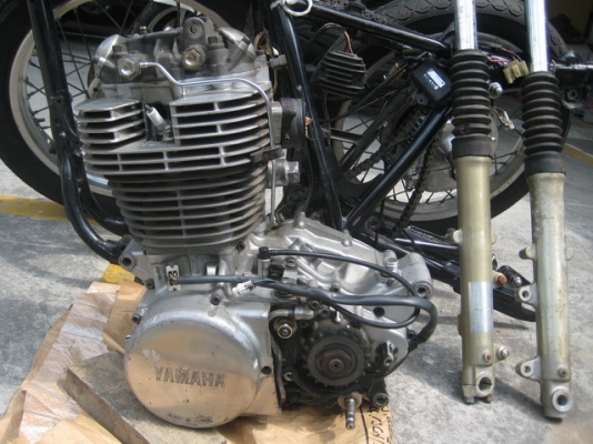 ขายโครงเครื่อง SR400 ปี95 in.v เฟรมกับเครื่องออกชื่อคนซื้อ