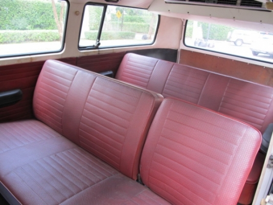 ขายครับ ตู้แตงโมปี 72 ไฟเลี้ยวล่าง เดิมๆ ทั้งคัน มีทะเบียน เครื่องเดิม1600 มีแอร์ ราคาคุยกันได้ครับต้องการใช้เงิน