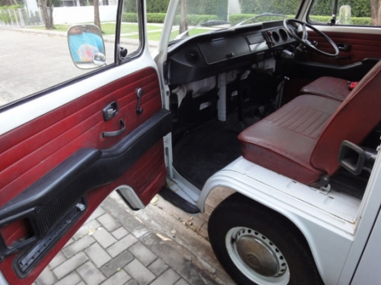 ขายครับ ตู้แตงโมปี 72 ไฟเลี้ยวล่าง เดิมๆ ทั้งคัน มีทะเบียน เครื่องเดิม1600 มีแอร์ ราคาคุยกันได้ครับต้องการใช้เงิน ขายครับ ตู้แตงโมปี 72 ไฟเลี้ยวล่าง เดิมๆ ทั้งคัน มีทะเบียน เครื่องเดิม1600 มีแอร์ ราคาคุยกันได้ครับต้องการใช้เงิน