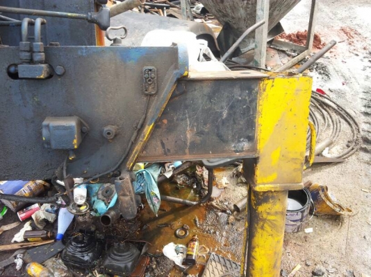 ขายเครน TADANO SuperZ 3ตัน5ปอก ท้องวี 4.5ตัน4ปอก ท้องแบน บูม5ตัน 5ปอก ปอกที่2ไม่มี แกนครบ แท่น5ตันและ3ตัน ขาช้าง2ขาครับ