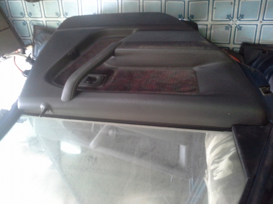 ขายประตู มี4บาน  ครบชุด ของVOLVO 460  ยังอยู่นะคะยั