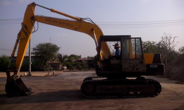 รถแม็คโคร เก่านอก สภาพพร้อมใช้งาน รถแม็คโคร เก่านอก สภาพพร้อมใช้งาน