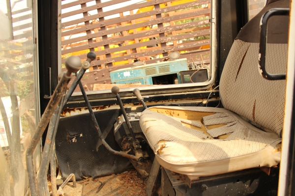 ขาย รถแบคโฮ ขนาดเล็ก KOMATSU PC 30-1 พร้อมตู้เก๋ง ดีเซล 3สูบ ราคา 198,000 บาท ขาย รถแบคโฮ ขนาดเล็ก KOMATSU PC 30-1 พร้อมตู้เก๋ง ดีเซล 3สูบ ราคา 198,000 บาท