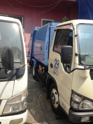 รถหกล้อเก็บขยะ ISUZU NKR ELF ติดแก๊ส แอลพีจี ไมล์ 50,000 Km. รถเก่าญี่ปุ่น ทุบราคาเหลือ 350,000 บาท !!!!!!!!!! รถถึง สมุทรปราการ แล้วครับ.