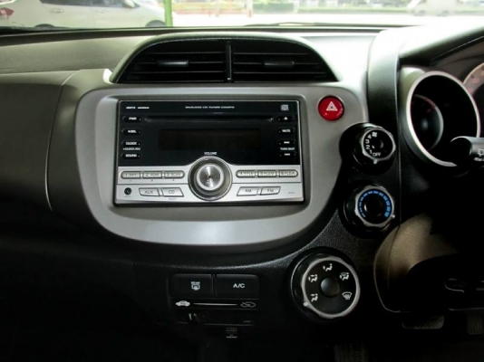 HONDA JAZZ  i-VTEC 1.5 AT ปี 2009