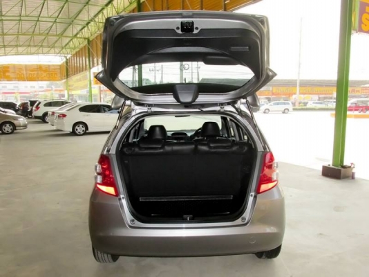 HONDA JAZZ  i-VTEC 1.5 AT ปี 2009