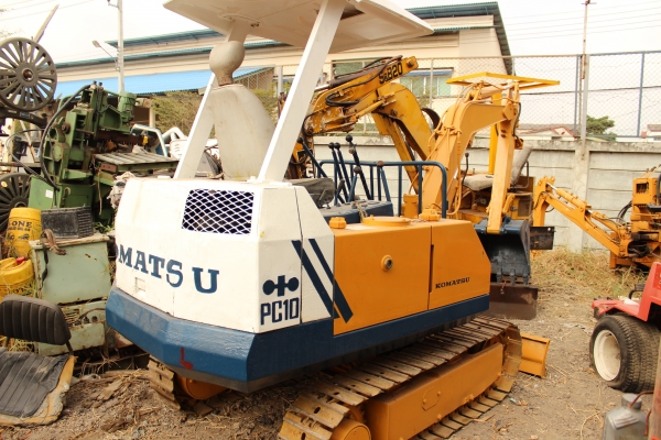 ขายรถแบคโฮ KOMATSU PC 10-5 เครื่องดีเซล 3 สูบ ราคา 220,000 บาท ขายรถแบคโฮ KOMATSU PC 10-5 เครื่องดีเซล 3 สูบ ราคา 220,000 บาท