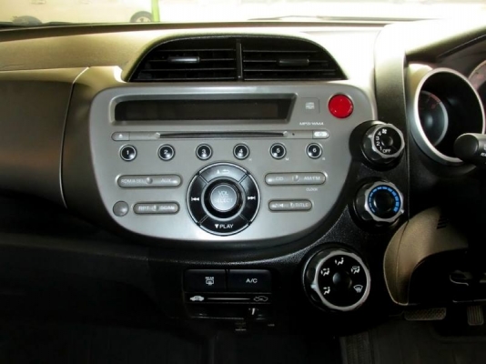 HONDA JAZZ  i-VTEC 1.5 AT ปี 2008