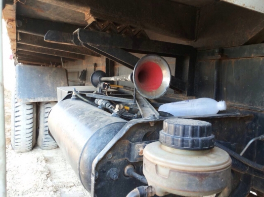 ขายhino 260 ปี 48  รถใช้มือเดียว เจ้าของขายเอง รถวิ่งงานอยู่