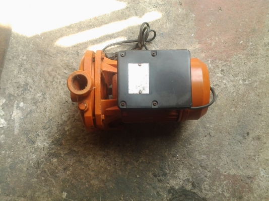 ขาย !! ปั้มหอยโข่ง 1hp.220v. ท่อ1" พร้อมใช้