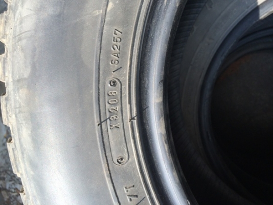 ยาง 235/70/15 2ชุด ถูกๆ ยาง 235/70/15 2ชุด ถูกๆ