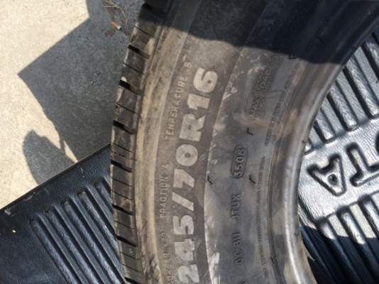 เศษยาง  245/70/16 มิชลีน สภาพใหม่ๆๆ
