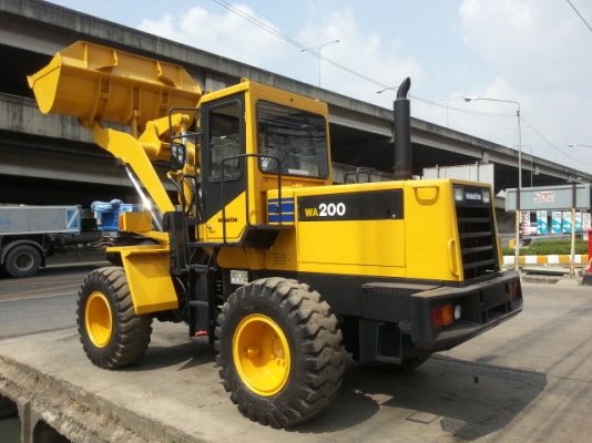 รถตักล้อยาง WA200-1-10049 สภาพสวย นำเข้าจากญี่ปุ่น ไม่เคยใช้งานในไทย โทร. 081-373-0559