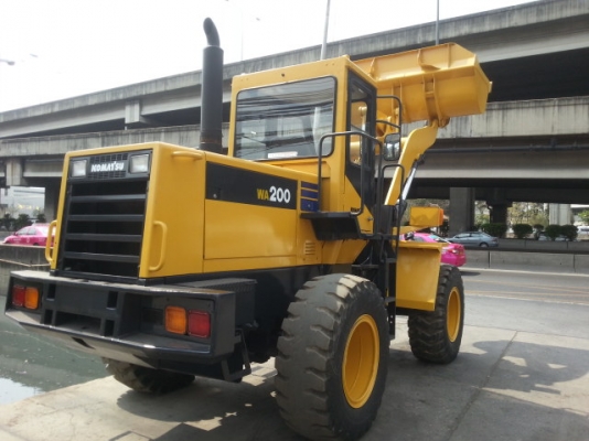 รถตักล้อยาง WA200-1-10049 สภาพสวย นำเข้าจากญี่ปุ่น ไม่เคยใช้งานในไทย โทร. 081-373-0559