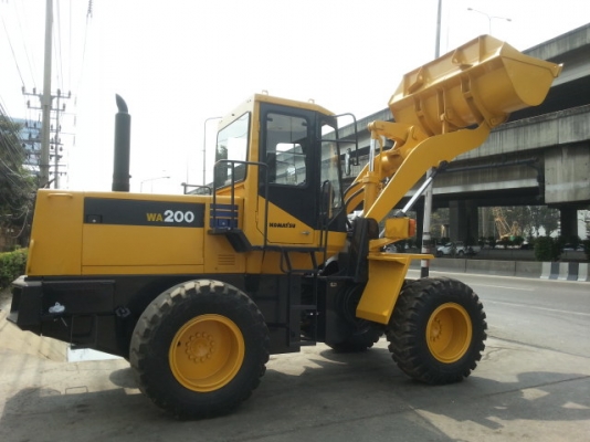 รถตักล้อยาง WA200-1-10049 สภาพสวย นำเข้าจากญี่ปุ่น ไม่เคยใช้งานในไทย โทร. 081-373-0559