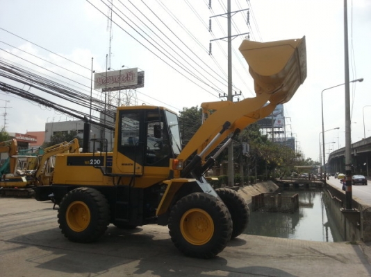 รถตักล้อยาง WA200-1-10049 สภาพสวย นำเข้าจากญี่ปุ่น ไม่เคยใช้งานในไทย โทร. 081-373-0559