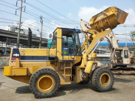 รถตักล้อยาง WA200-1-30646 สภาพสวย นำเข้าจากญี่ปุ่น ไม่เคยใช้งานในไทย โทร. 081-373-0559