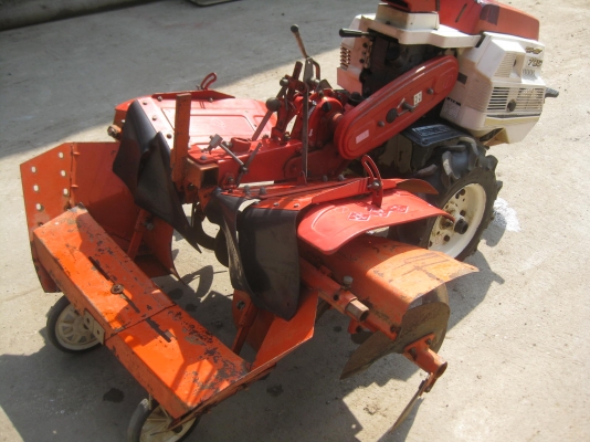 ขายรถพรวนดิน และยกร่อง ISEKI 700 พร้อมใช้งาน ขายรถพรวนดิน และยกร่อง ISEKI 700 พร้อมใช้งาน