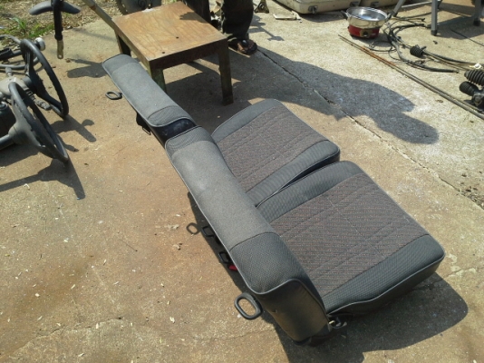 ขายเบาะหลังคาริเบี้ยน+จิมมี่เก่าญี่ปุ่น ขายเบาะหลังคาริเบี้ยน+จิมมี่เก่าญี่ปุ่น