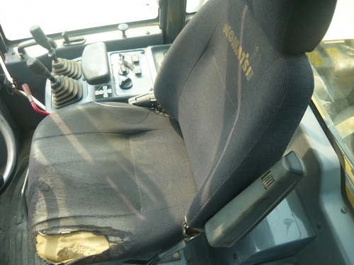 รถตักล้อยาง สภาพดี Komatsu WA270-5 เพิ่งเหยียบถึงไทย สภาพเอี่ยม ชม.ต่ำ รถตักล้อยาง สภาพดี Komatsu WA270-5 เพิ่งเหยียบถึงไทย สภาพเอี่ยม ชม.ต่ำ