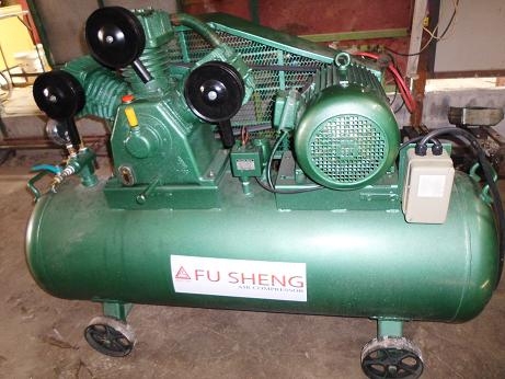 ขายปั้มลม มือสอง10แรง 500ลิตร ขายปั้มลม มือสอง10แรง 500ลิตร