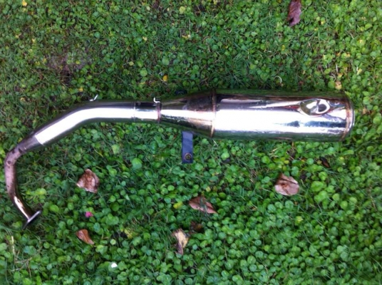 ขายท่อบิ๊กสกู๊ดเตอร์ของญี่ปุ่น สแตนเลส แท้ทั้งใบ เสียงดังทุ้มๆคับ 1500บาท