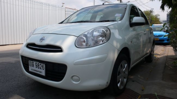 Nissan March 1.2  เกียร์ A/T ปี'2011