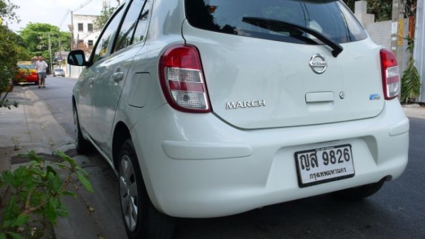Nissan March 1.2  เกียร์ A/T ปี'2011