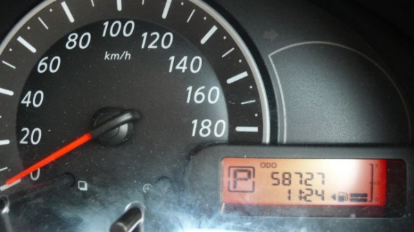 Nissan March 1.2  เกียร์ A/T ปี'2011