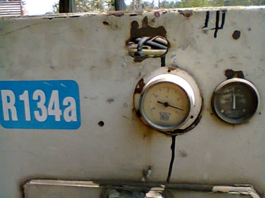 เครื่องทำความเย็นตู้เย็นรถ 6ล้อ-10ล้อ ใช้ได้ทั้ง2ระบบ(ไฟฟ้า-ดีเซล)