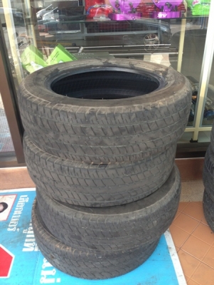 ขายยางDUNLOPขอบ15185 60ปี2012 ถูกๆสภาพดีดอกหนาๆๆ 2200