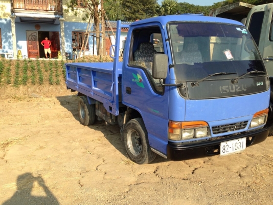 ***ขายแล้วครับขอบคุณ Truck2hand ขาย4ล้อหัวการ์ตูนป้ายใหญ่ ISUZU NKR55E12Y ห้างแท้ปี47 เครื่อง4JB1 Turbointer 100แรง เครื่องเดิมเกียร์เดิม แน่น ไม่เยิ้ม เกียร์ดีไม่หลุด กระบะวางมาใหม่ สีสันดี รถมีเก็บสีมาบางจุด พื้นกระบะสวยข้างสวย หัวเก๋งบางเดิม มีเก็บสีบน