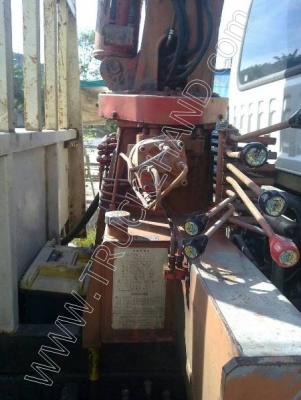 รถบรรทุก 6 ล้อติดเครน ยี่ห้อ ISUZU รุ่น FRR 210