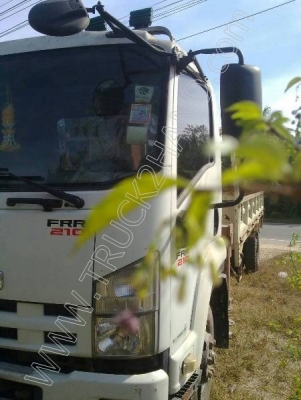 รถบรรทุก 6 ล้อติดเครน ยี่ห้อ ISUZU รุ่น FRR 210