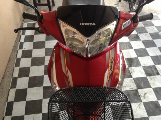 ขาย!!!ฮอนด้าเวฟ125ไอ ตัวใหม่ ปี55 รถเครื่องดีคับ มีเล่มทะเบียนครบ ภาษีไม่หมด
