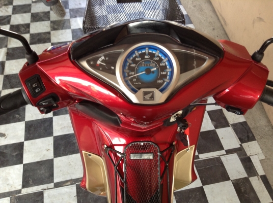 ขาย!!!ฮอนด้าเวฟ125ไอ ตัวใหม่ ปี55 รถเครื่องดีคับ มีเล่มทะเบียนครบ ภาษีไม่หมด