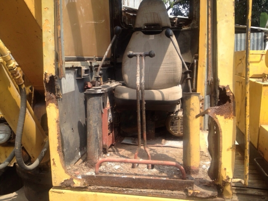 ขายด่วน รถ 60 มียี่ห้อ Kobe 1 คัน Mitsubishi 1 คัน สภาพรถพร้อมใช้งานครับ