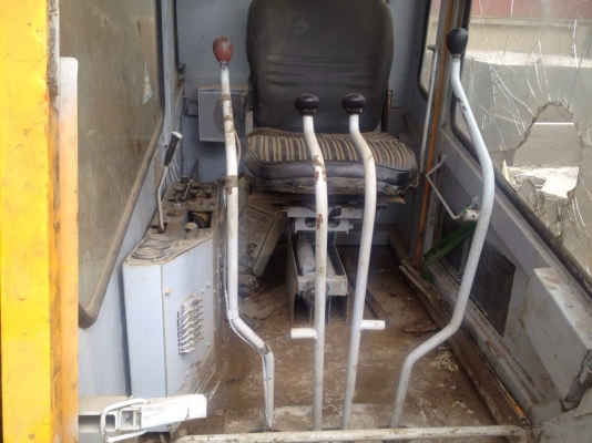 ขายด่วน รถ 60 มียี่ห้อ Kobe 1 คัน Mitsubishi 1 คัน สภาพรถพร้อมใช้งานครับ