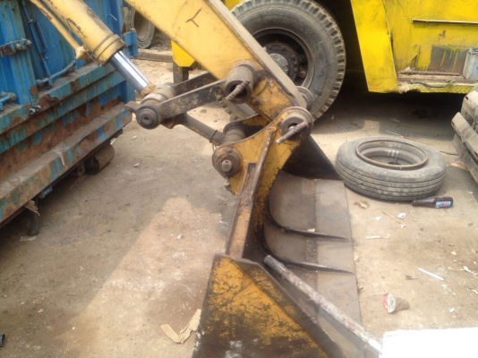 ขายด่วน รถ 60 มียี่ห้อ Kobe 1 คัน Mitsubishi 1 คัน สภาพรถพร้อมใช้งานครับ