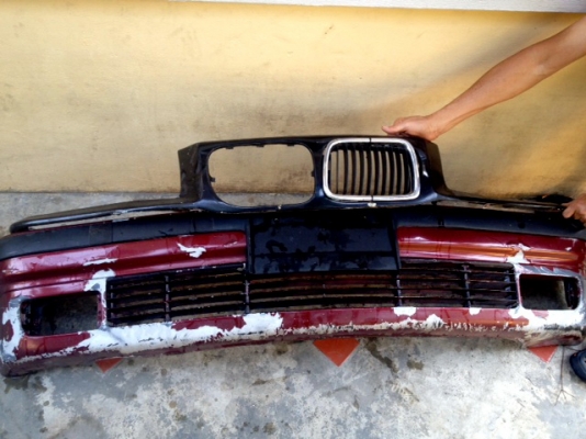 **ขายกันชนหน้า แถมกระจังหน้าฟรี** BMW E36 นกแก้ว ขายถูกมากๆ