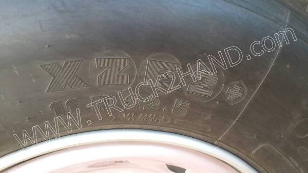 รถบรรทุก 6 ล้อ ติดเครน ยี่ห้อ HINO