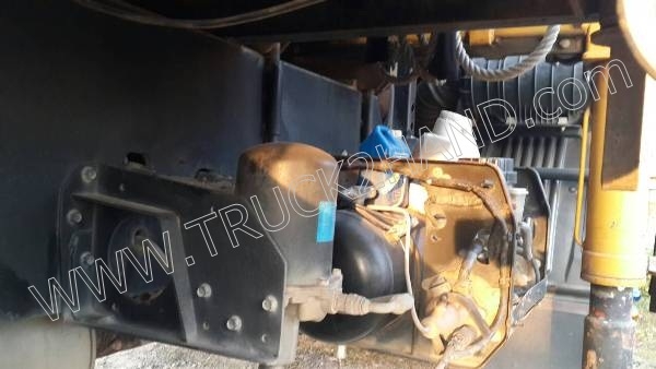 รถบรรทุก 6 ล้อ ติดเครน ยี่ห้อ HINO