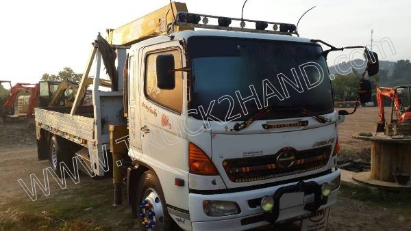 รถบรรทุก 6 ล้อ ติดเครน ยี่ห้อ HINO