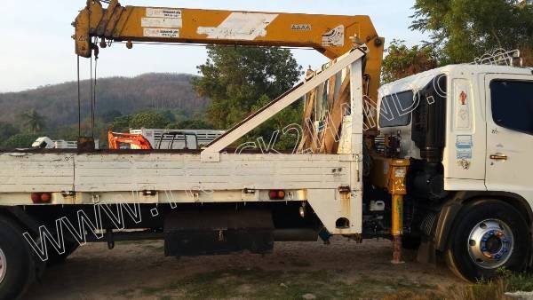 รถบรรทุก 6 ล้อ ติดเครน ยี่ห้อ HINO