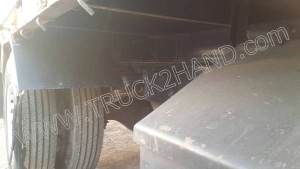 รถบรรทุก 6 ล้อ ติดเครน ยี่ห้อ HINO