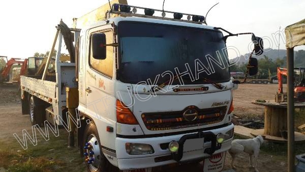 รถบรรทุก 6 ล้อ ติดเครน ยี่ห้อ HINO