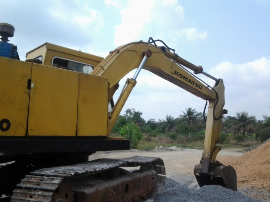 ขายแม็กโครKOMATSU   PC -100ตัวเดินเดิมเครื้องปั่มเดิม รถสวยพร้อมใช้