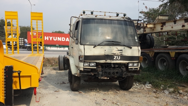 ขาย6ล้อใหญ่ช่วงยาว.....ยาง900.20.....0815667535