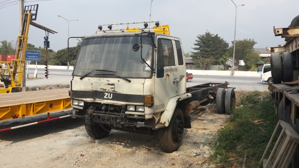 ขาย6ล้อใหญ่ช่วงยาว.....ยาง900.20.....0815667535